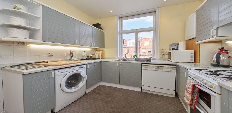 			3 Bedroom, 1 bath, 1 reception Flat			 Aberdare Gardens, WEST HAMPSTEAD